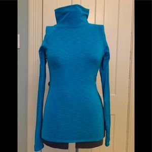 UNDER ARMOUR COLD GEAR PERFORMANCE TOP